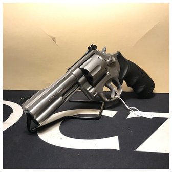 Used Smith &amp; Wesson 686 4&quot;