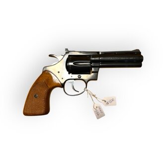 Gebruikte Colt Diamondback 4&quot; Geblauwd .22LR 1977  VERKOCHT