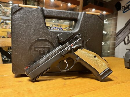 Gebruikte CZ 75 SP-01 Shadow 9x19mm incl Doctor Red-Dot    *VERKOCHT*