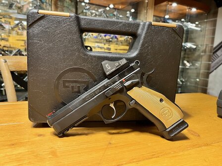 Gebruikte CZ 75 SP-01 Shadow 9x19mm incl Doctor Red-Dot    *VERKOCHT*
