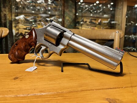 Used revolver Smith&amp;Wesson 627 .357 Magnum