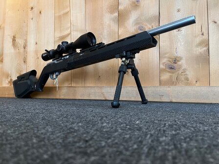 Gebruikte Ruger 10/22 Bullbarrel incl. Hera chassis - kijker - bipod