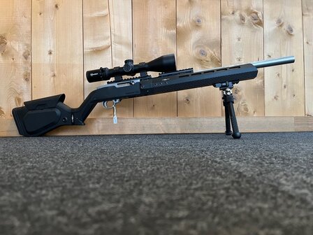 Gebruikte Ruger 10/22 Bullbarrel incl. Hera chassis - kijker - bipod
