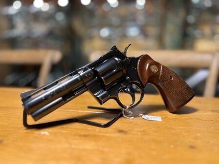 Gebruikte Colt Python 4&quot; Geblauwd