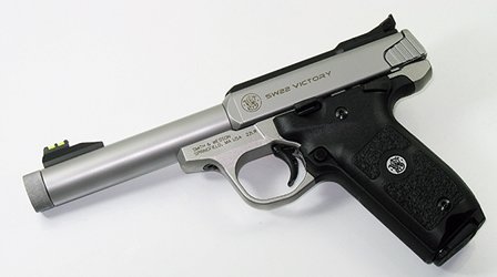 Smith &amp; Wesson SW22 Victory .22LR Threaded